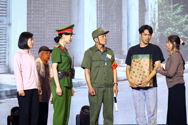 Đội thi phường Ô Chợ Dừa giành giải Đặc biệt Chung kết Hội thi “Lực lượng tham gia bảo vệ ANTT ở cơ sở giỏi” lần thứ I năm 2026- Ảnh 6.