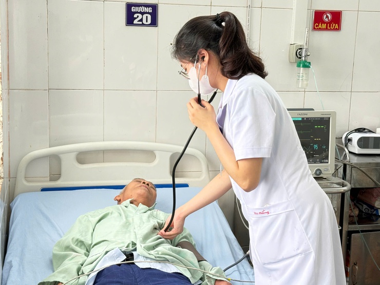 Chủ động phòng tránh đột quỵ trong mùa nắng nóng- Ảnh 1.