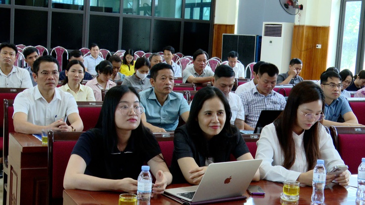 UBND xã Chuyên Mỹ tổ chức hội nghị tập huấn sử dụng trí tuệ nhân tạo OneAI- Ảnh 2.