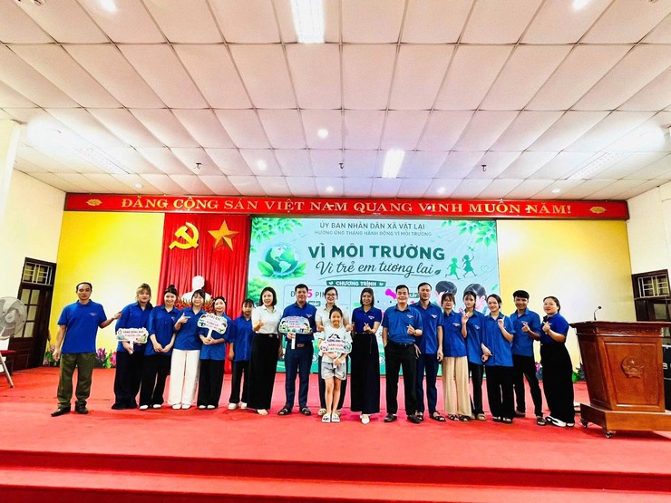 Chương trình "Đổi pin đã qua sử dụng, rác thải nhựa lấy tượng tô"- Ảnh 1.