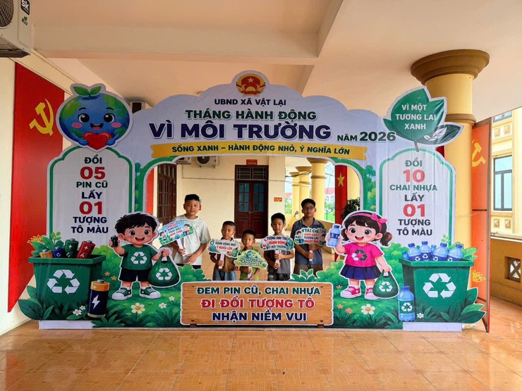 Chương trình "Đổi pin đã qua sử dụng, rác thải nhựa lấy tượng tô"- Ảnh 2.