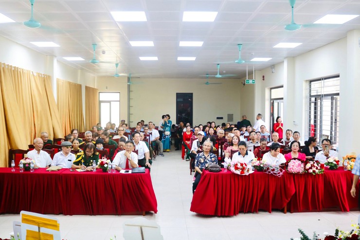 CLB Văn nghệ sỹ xứ Đoài Phủ Quốc tổ chức ra mắt và giới thiệu tác phẩm “Người lính và quê hương”- Ảnh 1.