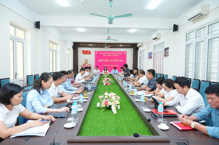 Hội nghị Ban chấp hành lần thứ 8 Đảng bộ xã Phù Đổng khóa I, nhiệm kỳ 2025 - 2030- Ảnh 1.
