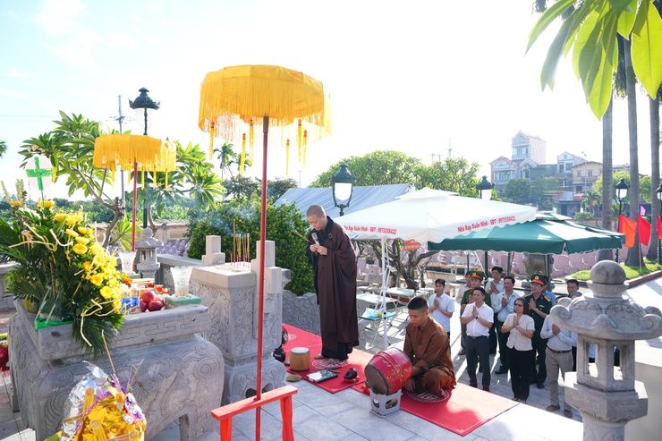 Xã Phù Đổng: Tổ chức lấy mẫu hài cốt liệt sĩ chưa xác định được thông tin- Ảnh 2.