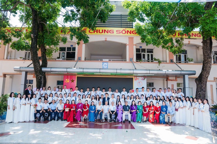 KÝ ỨC VẸN NGUYÊN – 20 NĂM HỘI NGỘ VÀ TRI ÂN CỦA NIÊN KHÓA 2003 – 2006 TRƯỜNG THPT NGỌC TẢO- Ảnh 8.