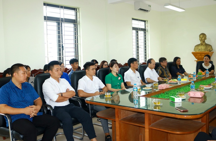 Lãnh đạo xã Mỹ Đức chúc mừng Trung tâm Dịch vụ tổng hợp xã nhân kỷ niệm 101 năm ngày Báo chí cách mạng Việt Nam ( 21/6/1925 – 21/6/2026)- Ảnh 4.