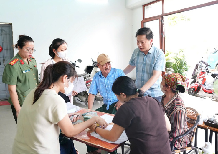 Sơn Đồng tiếp tục tuyên truyền, vận động các hộ dân chấp hành bàn giao mặt bằng thực hiện Dự án xây dựng hạ tầng kỹ thuật để giao tái định cư- Ảnh 1.