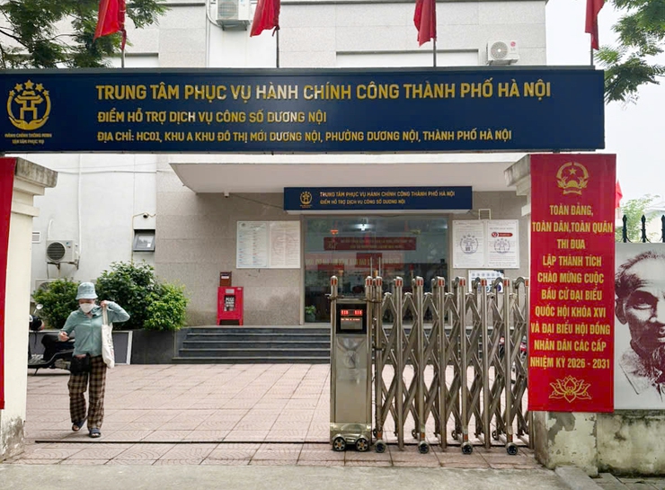 Phường Dương Nội đẩy mạnh đơn giản hóa thủ tục hành chính, nâng cao chất lượng phục vụ người dân và doanh nghiệp- Ảnh 1.