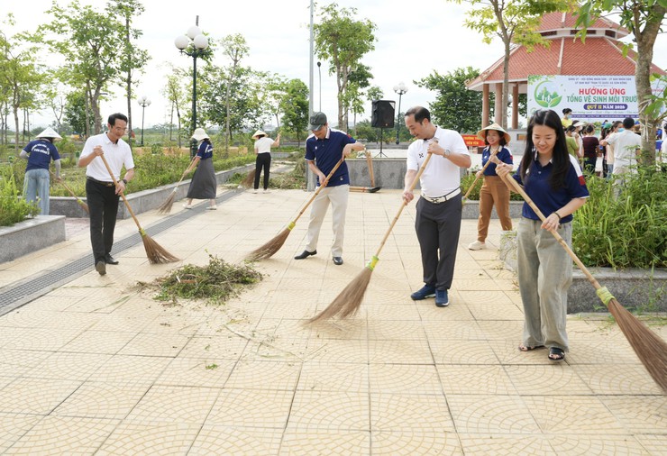Sơn Đồng ra quân tổng vệ sinh môi trường Quý II năm 2026- Ảnh 4.