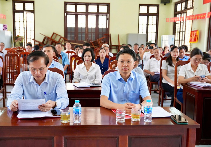 Sơn Đồng tổ chức hội nghị lấy ý kiến về đề án sắp xếp, kiện toàn các Chi bộ thôn, tổ dân phố trực thuộc Đảng ủy xã- Ảnh 1.