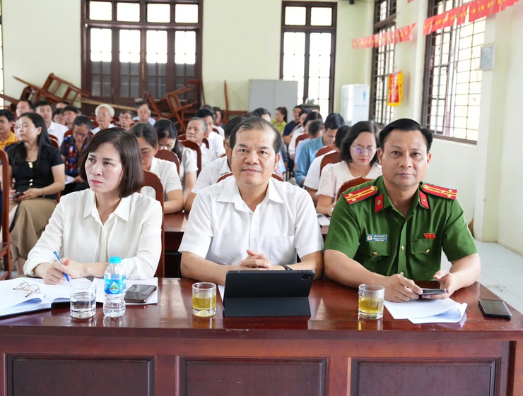 Sơn Đồng tổ chức hội nghị lấy ý kiến về đề án sắp xếp, kiện toàn các Chi bộ thôn, tổ dân phố trực thuộc Đảng ủy xã- Ảnh 3.