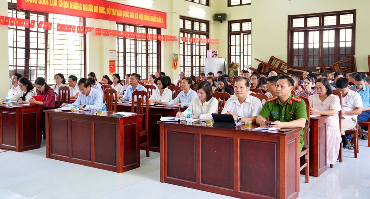 Sơn Đồng tổ chức hội nghị lấy ý kiến về đề án sắp xếp, kiện toàn các Chi bộ thôn, tổ dân phố trực thuộc Đảng ủy xã- Ảnh 4.