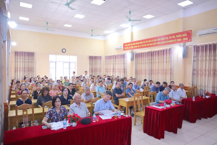 Đảng uỷ  phường Từ Liêm tổ chức hội nghị cho ý kiến về  phương án nhân sự cấp ủy chi bộ sau sắp xếp tổ dân phố- Ảnh 1.