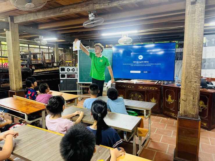 TUỔI TRẺ PHÚC THỌ CHUNG TAY NÂNG CAO KỸ NĂNG TIẾNG ANH GIAO TIẾP CHO THIẾU NHI ĐỊA PHƯƠNG- Ảnh 2.