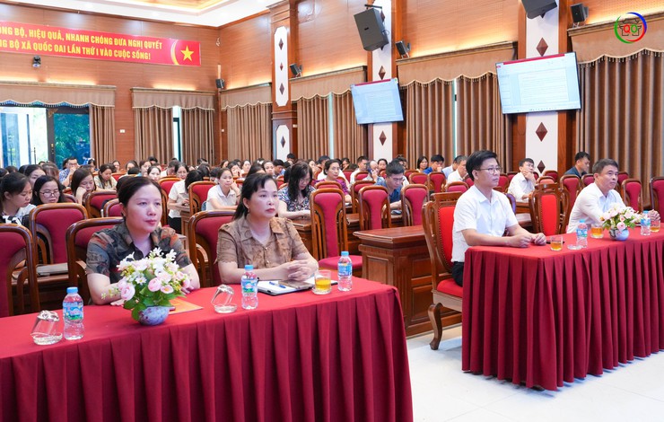 Bồi dưỡng lý luận chính trị hè 2026: Cập nhật tư duy mới, nâng cao bản lĩnh chính trị cho đội ngũ nhà giáo xã Quốc Oai- Ảnh 1.