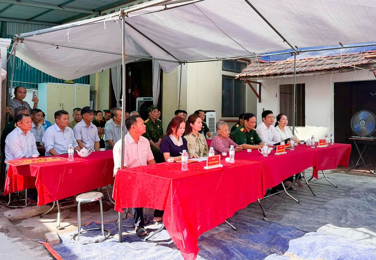 Khởi công xây dựng nhà tình nghĩa tặng vợ liệt sĩ tại xã Quốc Oai- Ảnh 1.