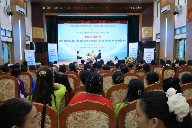HỘI LHPN HÀ NỘI TỔ CHỨC TỌA ĐÀM “VUN ĐẮP GIÁ TRỊ TỐT ĐẸP CỦA GIA ĐÌNH THỦ ĐÔ TRONG KỶ NGUYÊN SỐ” TẠI XÃ THƯ LÂM- Ảnh 8.