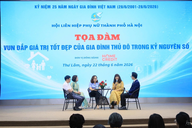 HỘI LHPN HÀ NỘI TỔ CHỨC TỌA ĐÀM “VUN ĐẮP GIÁ TRỊ TỐT ĐẸP CỦA GIA ĐÌNH THỦ ĐÔ TRONG KỶ NGUYÊN SỐ” TẠI XÃ THƯ LÂM- Ảnh 9.