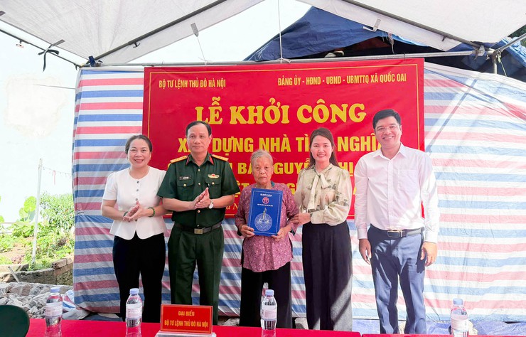 Khởi công xây dựng nhà tình nghĩa tặng vợ liệt sĩ tại xã Quốc Oai- Ảnh 2.