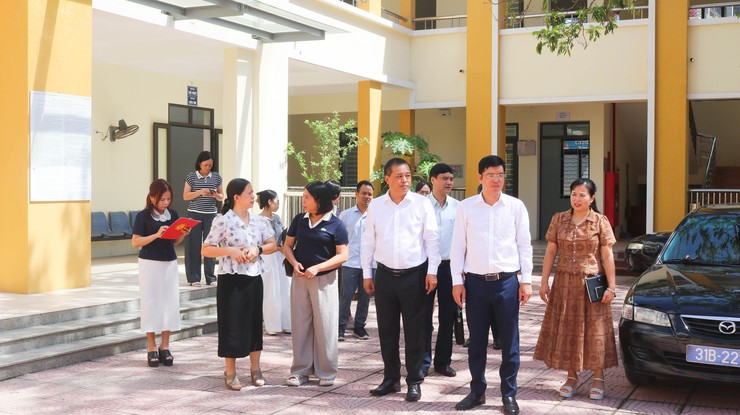 KHẢO SÁT TRIỂN KHAI MÔ HÌNH CƠ SỞ CHĂM SÓC SỨC KHOẺ BAN NGÀY CHO NGƯỜI CAO TUỔI TRÊN ĐỊA BÀN XÃ QUỐC OAI- Ảnh 3.