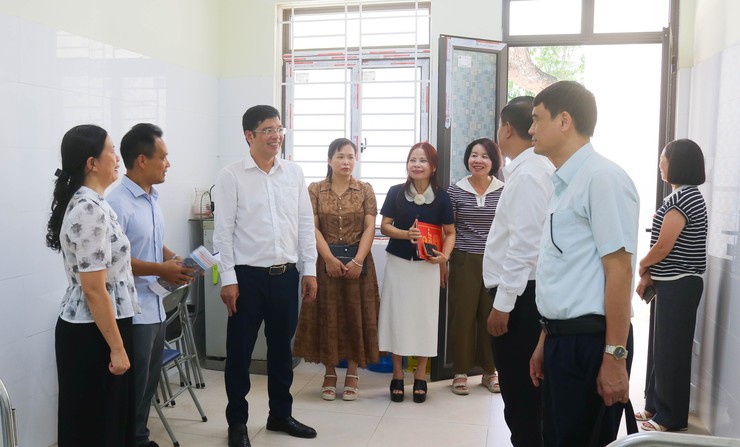 KHẢO SÁT TRIỂN KHAI MÔ HÌNH CƠ SỞ CHĂM SÓC SỨC KHOẺ BAN NGÀY CHO NGƯỜI CAO TUỔI TRÊN ĐỊA BÀN XÃ QUỐC OAI- Ảnh 4.