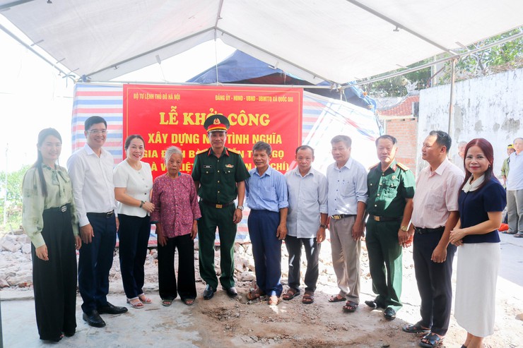 Khởi công xây dựng nhà tình nghĩa tặng vợ liệt sĩ tại xã Quốc Oai- Ảnh 7.