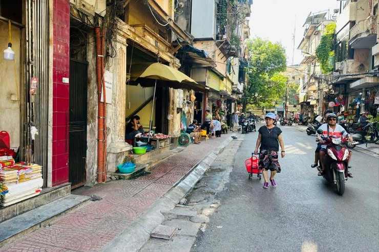 PHƯỜNG VĂN MIẾU - QUỐC TỬ GIÁM: PHÁT HUY ĐỒNG THUẬN, XÂY DỰNG NẾP SỐNG VĂN MINH ĐÔ THỊ- Ảnh 3.