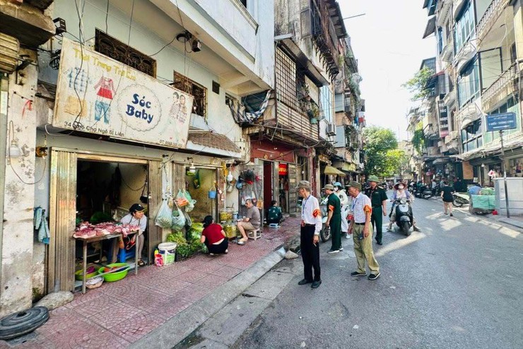 PHƯỜNG VĂN MIẾU - QUỐC TỬ GIÁM: PHÁT HUY ĐỒNG THUẬN, XÂY DỰNG NẾP SỐNG VĂN MINH ĐÔ THỊ- Ảnh 2.