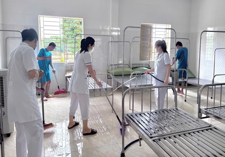 Chủ động triển khai nhiều biện pháp phòng, chống nắng nóng, bảo đảm sức khỏe cho bệnh nhân tại Trung tâm Chăm sóc và Phục hồi chức năng người tâm thần số 1 Hà Nội- Ảnh 1.