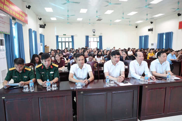 Xã Tam Hưng khai mạc lớp bồi dưỡng kiến thức quốc phòng và an ninh đối tượng 4 năm 2026- Ảnh 2.