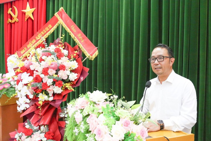 LÃNH ĐẠO XÃ SÓC SƠN THĂM. CHÚC MỪNG TRUNG TÂM DỊCH VỤ TỔNG HỢP SÓC SƠN NHÂN NGÀY KỶ NIỆM 101 NĂM NGÀY BÁO CHÍ CÁCH MẠNG VIỆT NAM- Ảnh 3.