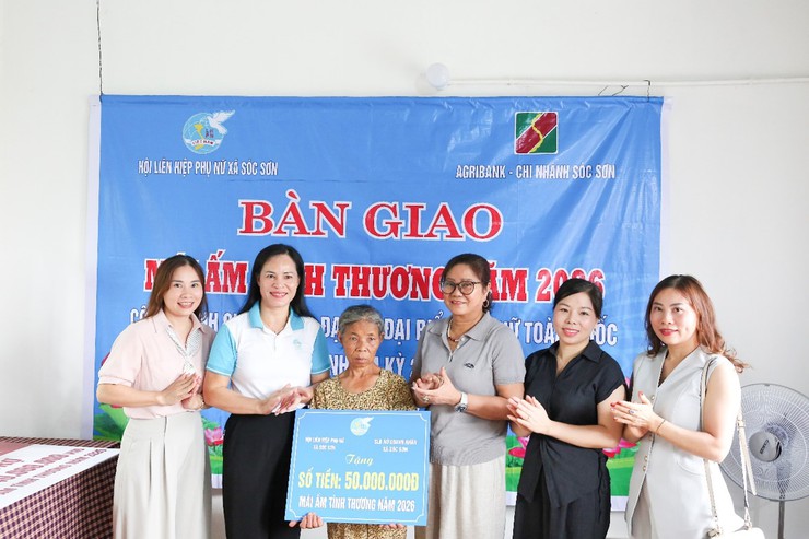 PHỤ NỮ SÓC SƠN KHÁNH THÀNH VÀ TRAO NHÀ MÁI ẤM TÌNH THƯƠNG- Ảnh 4.