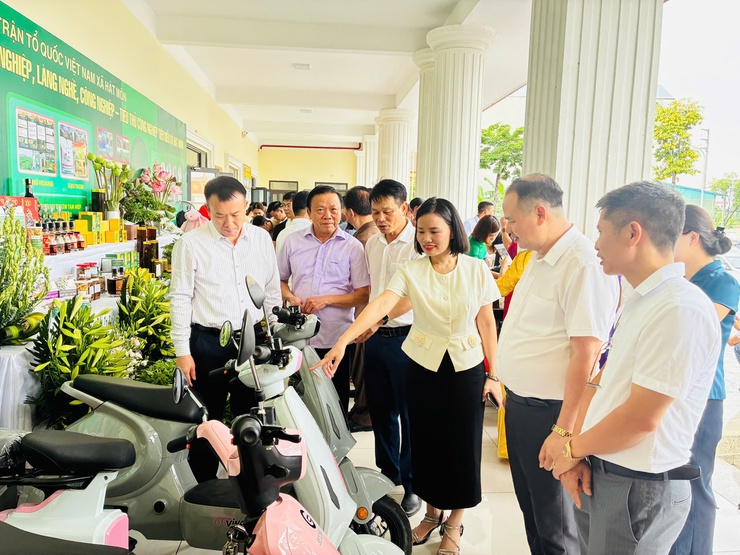 MTTQ xã Hát Môn phát huy vai trò nòng cốt trong thực hiện mô hình chính quyền hai cấp- Ảnh 3.