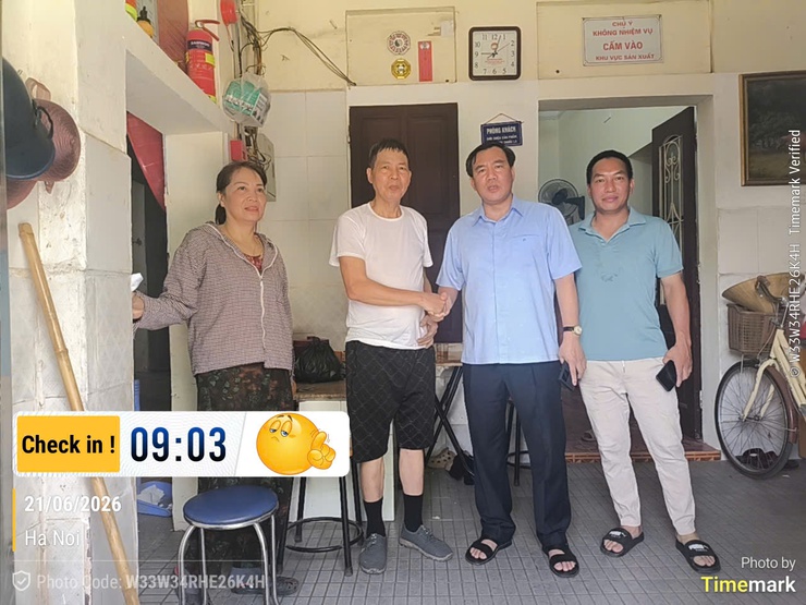 Phường Xuân Đỉnh: Lãnh đạo Phường trực tiếp xuống địa bàn, gặp gỡ, thăm hỏi, động viên các hộ dân thuộc diện giải phóng mặt bằng các dự án trọng điểm trên địa bàn.- Ảnh 1.