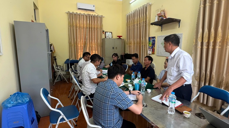 Tổ công tác số 06 làm việc với các chi bộ thôn phục vụ công tác sắp xếp thôn và kiện toàn mô hình chi bộ- Ảnh 6.