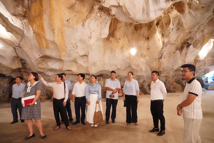 Phát huy hiệu quả giá trị lịch sử, văn hóa, tâm linh của quần thể di tích chùa Trầm- Ảnh 1.