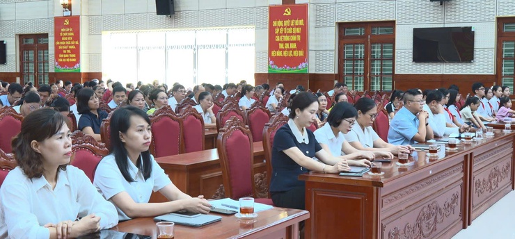 Xã Phúc Thọ: Lan tỏa giá trị gia đình Việt từ những câu chuyện yêu thương và văn hóa đọc- Ảnh 3.