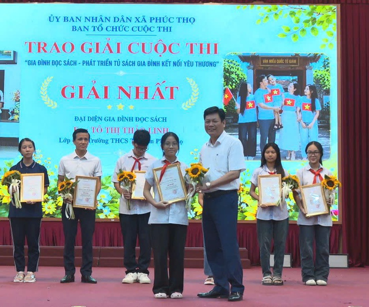 Xã Phúc Thọ: Lan tỏa giá trị gia đình Việt từ những câu chuyện yêu thương và văn hóa đọc- Ảnh 5.