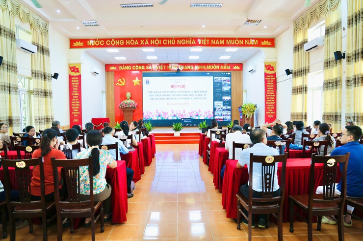 Phú Nghĩa triển khai khám sức khỏe định kỳ, khám sàng lọc miễn phí cho người dân- Ảnh 1.