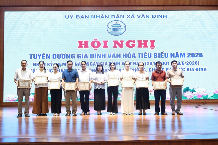 Vân Đình&nbsp;tuyên dương 29 gia đình văn hóa tiêu biểu năm 2026- Ảnh 4.