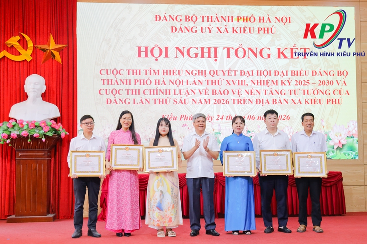 Đảng ủy xã Kiều Phú tổ chức hội nghị tổng kết các cuộc thi về Nghị quyết Đại hội Đảng bộ thành phố Hà Nội và bảo vệ nền tảng tư tưởng của Đảng- Ảnh 16.