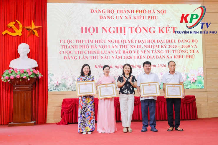 Đảng ủy xã Kiều Phú tổ chức hội nghị tổng kết các cuộc thi về Nghị quyết Đại hội Đảng bộ thành phố Hà Nội và bảo vệ nền tảng tư tưởng của Đảng- Ảnh 11.