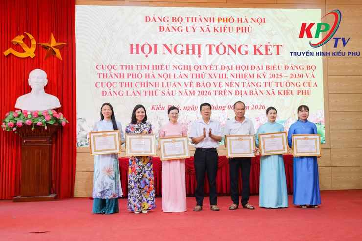 Đảng ủy xã Kiều Phú tổ chức hội nghị tổng kết các cuộc thi về Nghị quyết Đại hội Đảng bộ thành phố Hà Nội và bảo vệ nền tảng tư tưởng của Đảng- Ảnh 12.