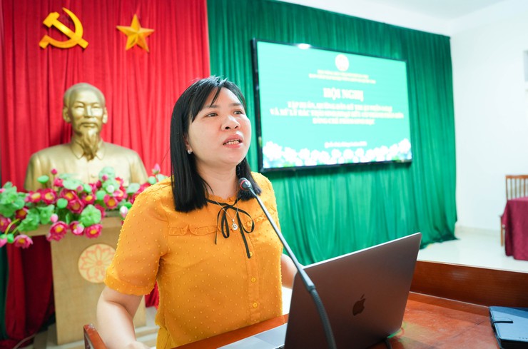 HỘI NÔNG DÂN XÃ QUỐC OAI TRAO HỖ TRỢ BẢO HIỂM XÃ HỘI TỰ NGUYỆN, RA MẮT CÂU LẠC BỘ NÔNG DÂN THAM GIA BẢO VỆ MÔI TRƯỜNG- Ảnh 9.