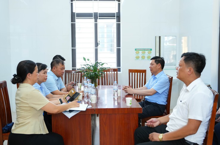 ĐỒNG CHÍ NGUYỄN TRƯỜNG SƠN KIỂM TRA CÔNG TÁC CHUẨN BỊ KHAI TRƯƠNG MÔ HÌNH CƠ SỞ CHĂM SÓC SỨC KHỎE BAN NGÀY CHO NGƯỜI CAO TUỔI- Ảnh 1.