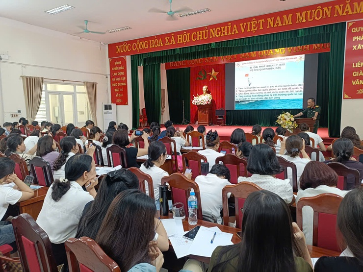Khai giảng lớp bồi dưỡng kiến thức QPAN đối tượng 4 năm 2026- Ảnh 1.