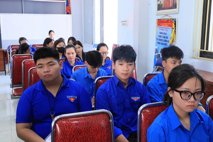 THƯ LÂM TỔ CHỨC TẬP HUẤN NÂNG CAO KIẾN THỨC, KỸ NĂNG PHÒNG, CHỐNG THIÊN TAI CHO LỰC LƯỢNG XUNG KÍCH CƠ SỞ NĂM 2026- Ảnh 5.
