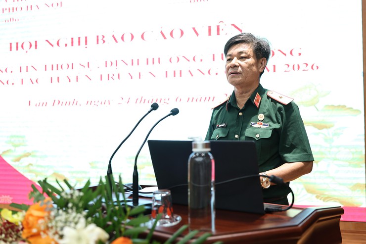 Hội Cựu chiến binh thành phố Hà Nội tổ chức Hội nghị báo cáo viên về thông tin thời sự, định hướng tư tưởng và công tác tuyên truyền tháng 6 năm 2026- Ảnh 4.
