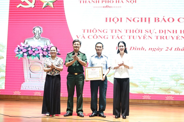 Hội Cựu chiến binh thành phố Hà Nội tổ chức Hội nghị báo cáo viên về thông tin thời sự, định hướng tư tưởng và công tác tuyên truyền tháng 6 năm 2026- Ảnh 5.