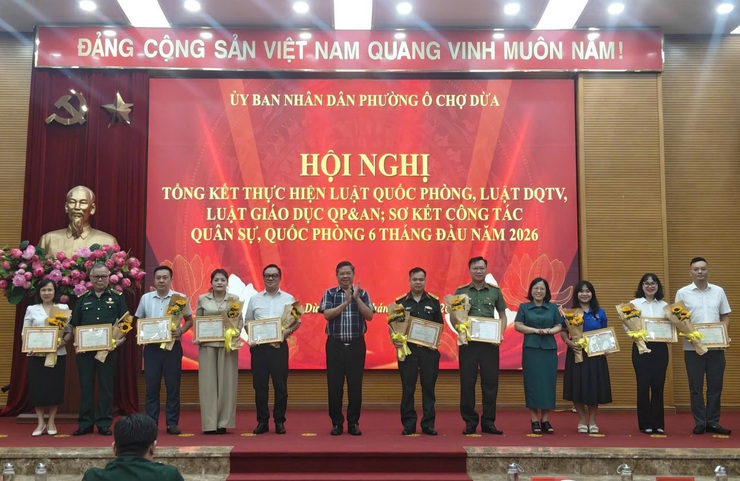 Phường Ô Chợ Dừa củng cố thế trận quốc phòng toàn dân, nâng cao sức mạnh quốc phòng địa phương- Ảnh 3.